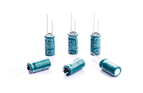 Condensatore elettrolitico della parte radiale di alluminio di 10UF200V 8x16mm per alimentatore elettronico