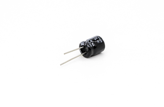 47uf35v condensatore elettrolitico di alluminio 6.3x7