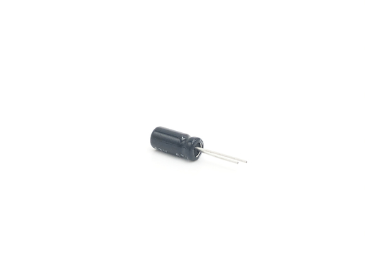 Condensatore radiale miniatura del cavo del condensatore 1UF63V di ampia temperatura