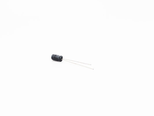 Condensatori elettrolitici miniatura 4.7UF50V 2000 ore di condensatore di lunga vita