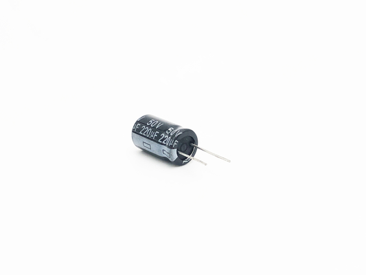 Condensatori elettrolitici di alluminio radiali di SMR 220UF 50V 10X17MM