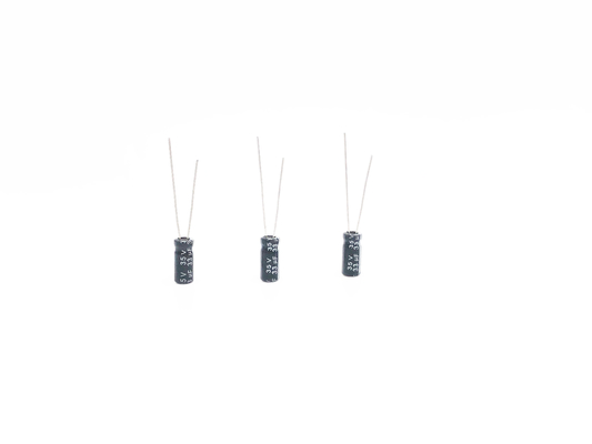 33UF35V tipo miniatura del cavo della parte radiale del condensatore 5x11mm 2000 ore