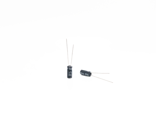 33UF35V tipo miniatura del cavo della parte radiale del condensatore 5x11mm 2000 ore
