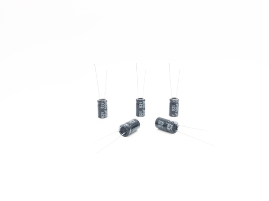 Condensatori elettrolitici di alluminio 100UF63V 8X14mm