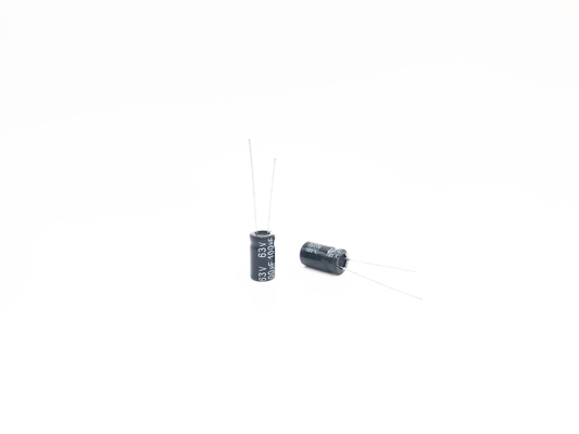 Condensatori elettrolitici di alluminio 100UF63V 8X14mm