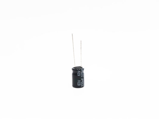 Condensatori elettrolitici 220UF 63V del cavo radiale di ISO9001 10X17mm
