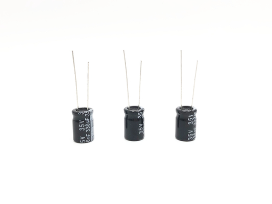 Condensatori elettrolitici radiali miniatura del condensatore 330UF35V 10X15mm della TW BOR