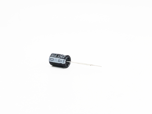 Condensatori elettrolitici radiali miniatura del condensatore 330UF35V 10X15mm della TW BOR