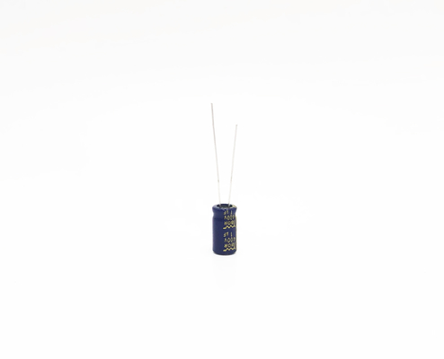 Cavo di alluminio basso della parte radiale del condensatore elettrolitico 8x10mm di 1UF 400V esr