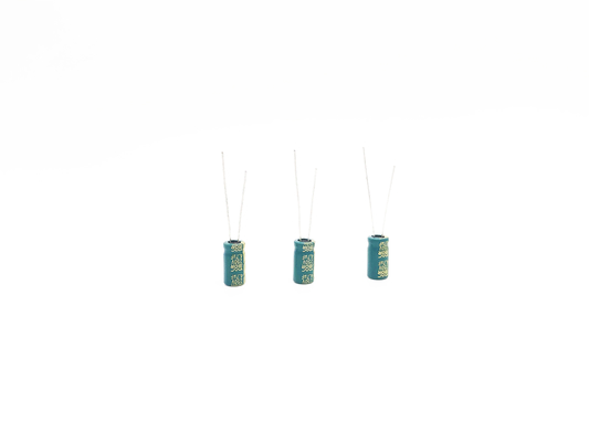 ore basse elettrolitiche del condensatore 4.7UF 250V esr della parte radiale di 6.3x12MM le 5000 caricano la vita