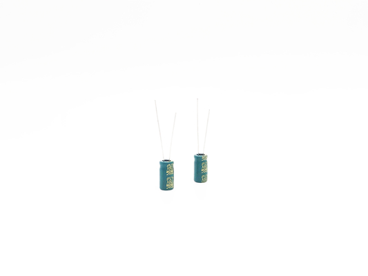 ore basse elettrolitiche del condensatore 4.7UF 250V esr della parte radiale di 6.3x12MM le 5000 caricano la vita