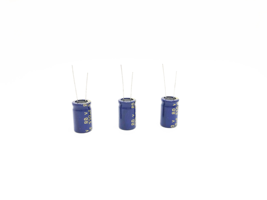 condensatore elettrolitico radiale 470UF80V di 16x20MM