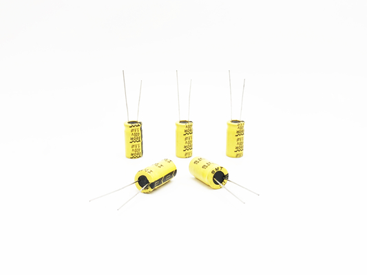 Temperatura ISO9001 del condensatore della luce di 56UF 63V 8X12MM LED ampia